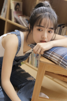 美女暴光
